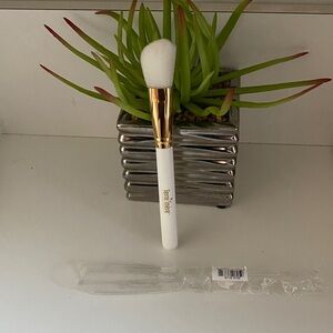 Terre Mere Organic Vegan Makeup Brush New Never Used Not Returnable